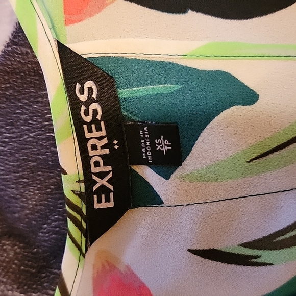 Express Tank Top - Picture 4 of 4